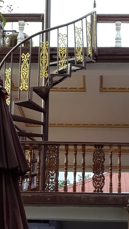 Golden Empress Hotel Nyaung Shwe Dış mekan fotoğraf